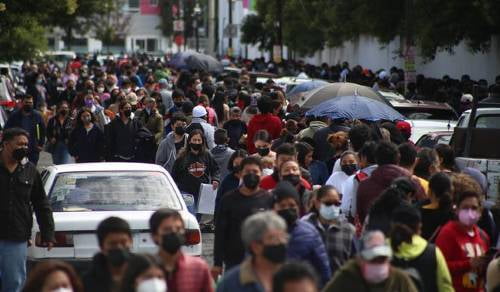 Ante descontento por vacunación en Metepec, alcalde promete 3 mil vacunas más
